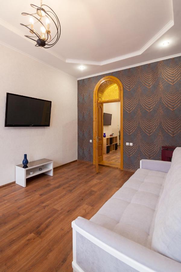Leogrand Apartments Panteleimona Kulisha 27 Lviv Exterior foto