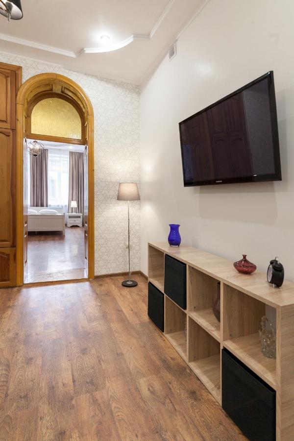 Leogrand Apartments Panteleimona Kulisha 27 Lviv Exterior foto